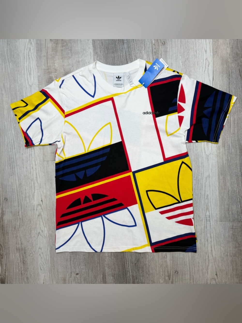 Adidas Originals Logo Play Trefoil Tee Shirt men’s size L Large Sold Out Cotton
